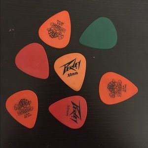 GUITAR PICKS