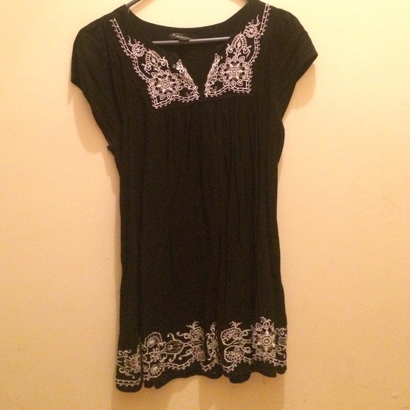 Black and white tunic/short dress