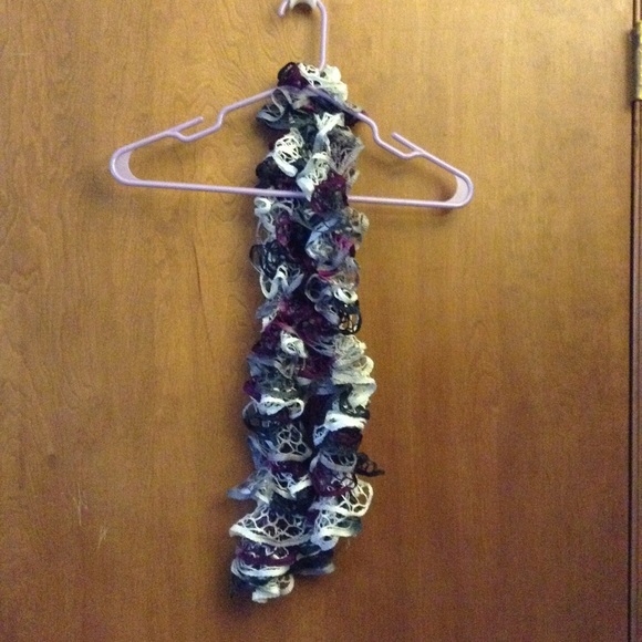 MOVING SALE HANDKNIT SCARF