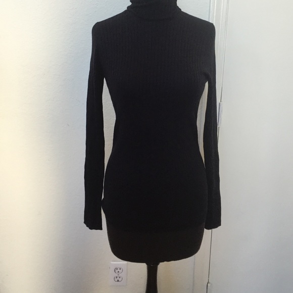 Vince Ribbed Skinny Black Turtleneck LS. New Small