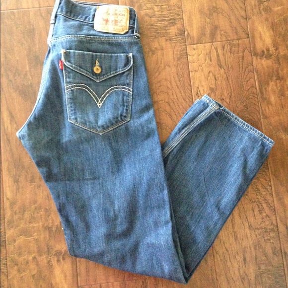 🚨SOLD🚨Men's Levi Jeans