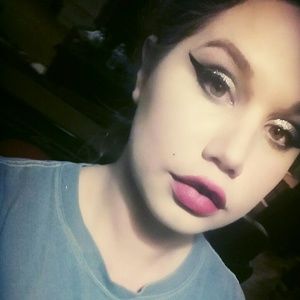 Meet your Posher, Stella