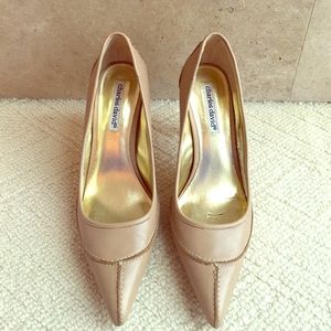 Charles David Beige Pumps
