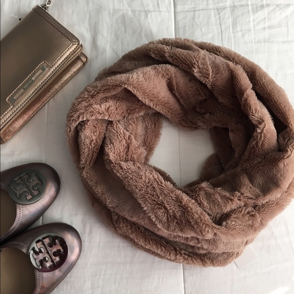 Accessories - Fur infinity scarf