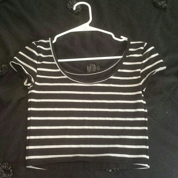 Adorable black and white stripe crop top