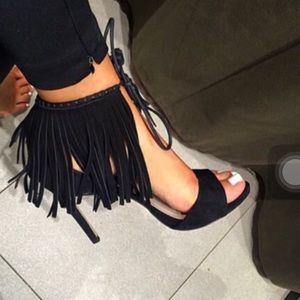 Black fringe heels!
