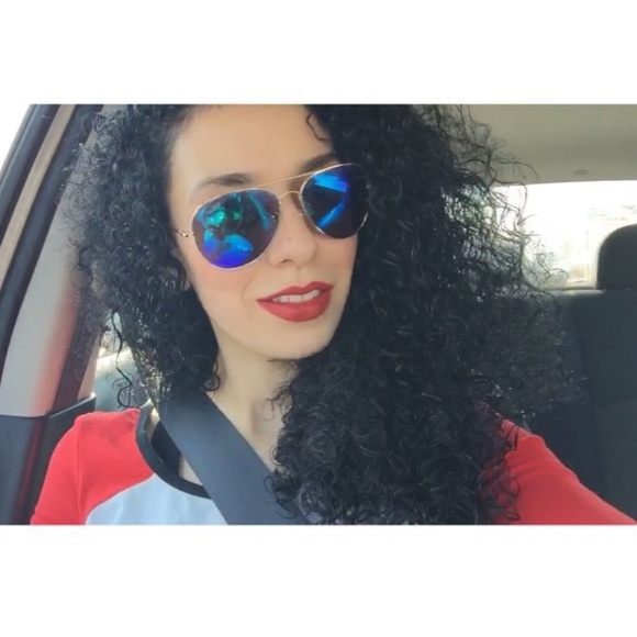 Meet your Posher, Brenda!💁🏻 - Picture 2 of 4