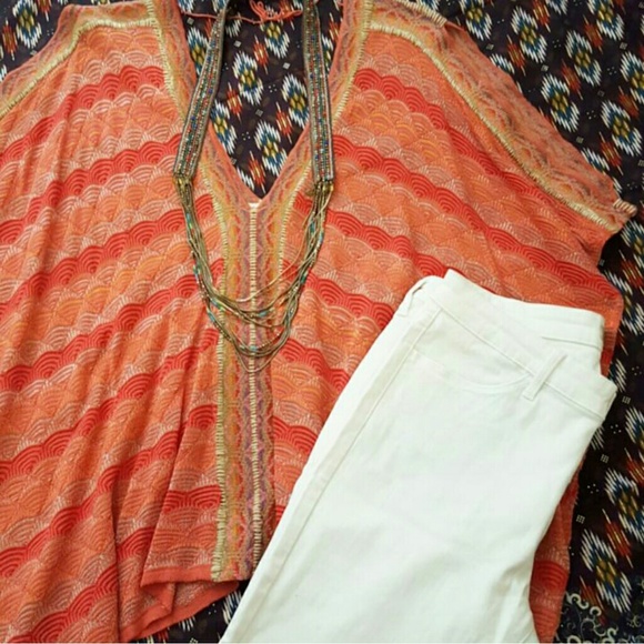 Beautiful woven knit caftan top.