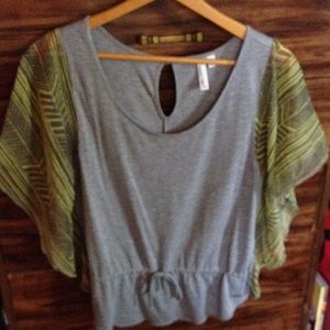 Very Cute Hang Ten Top