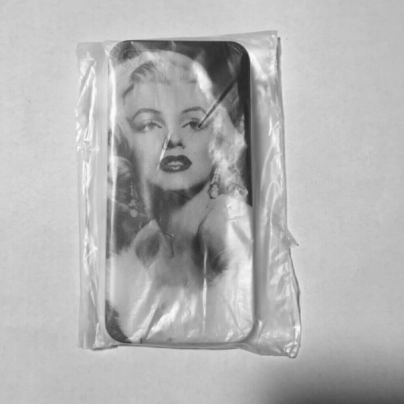 SOLD New Marilyn Monroe iphone case 5/5S - Picture 1 of 1