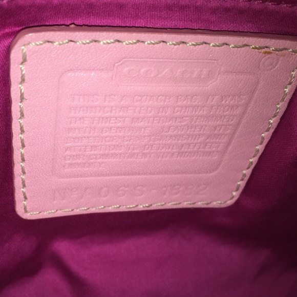 Pearl and pale pink authentic coach hand bag - Picture 2 of 4