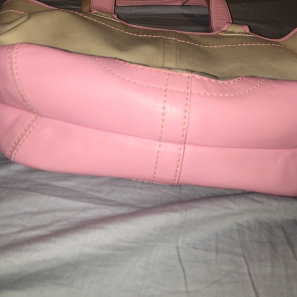 Pearl and pale pink authentic coach hand bag - Picture 4 of 4