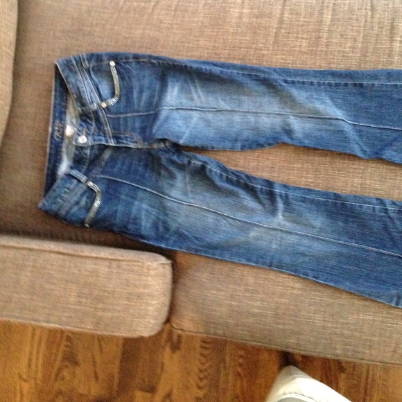 LAST CHANCE WILL BE DONATING/Cute Cache jeans