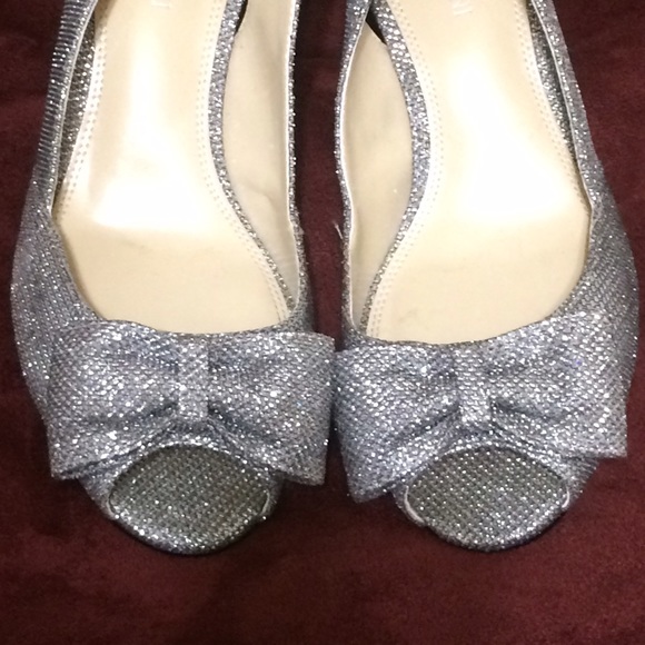 Enzo Angiolini Silver Roxas Bow Slingbacks Sz 8.5 - Picture 3 of 4