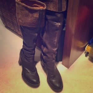 Great boots! Worn twice"