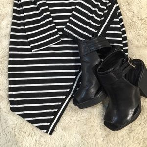 ASYMETRICAL | striped black & white dress