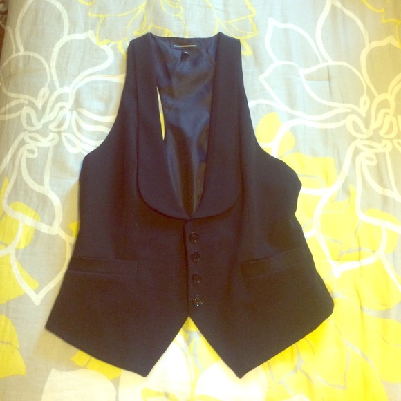 Express black vest