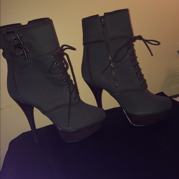 Bakers brand military green booties