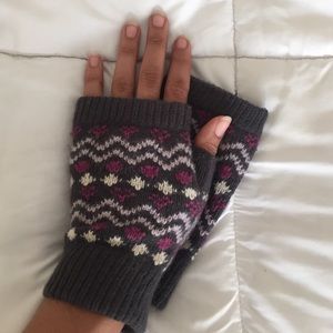Gray/Purple Patterned Fingerless Gloves