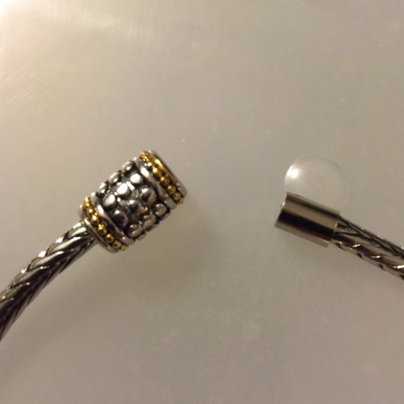 Rhodium&14k yellow gold plated,flexible onyx. - Picture 3 of 3