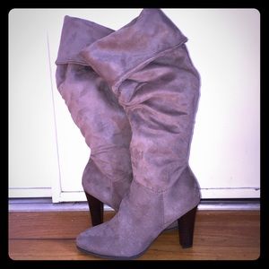 Beautiful IMPO STRETCH grey boot size 9.5