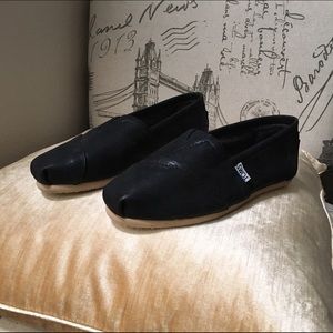 Black TOMS 7.5 NWOT