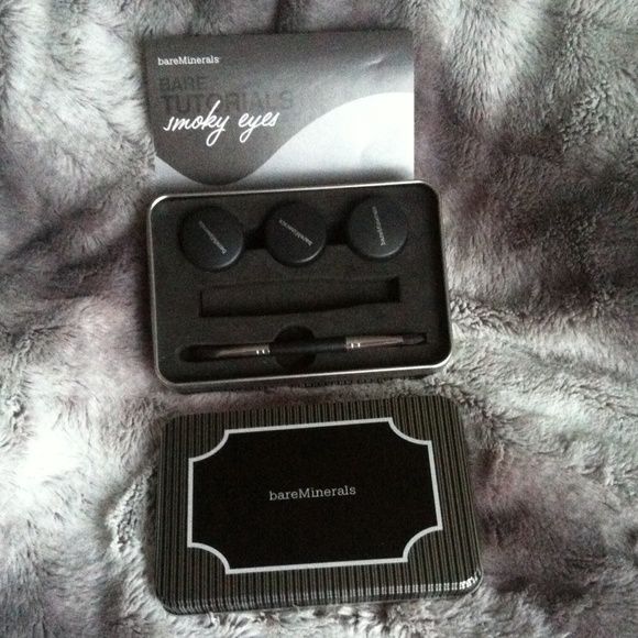 BareMinerals Bare Tutorials Smokey Eyes