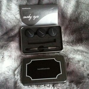 BareMinerals Bare Tutorials Smokey Eyes