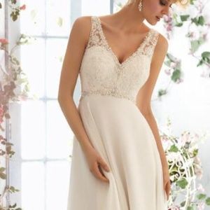 Brand new wedding dress!