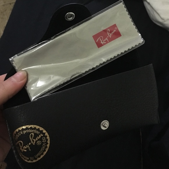 Authentic Ray-ban sunglasses - Picture 3 of 4