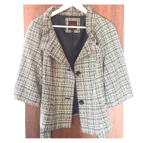 Classic,  3/4 sleeves jacket.
