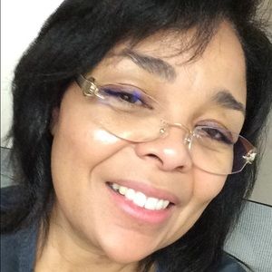 Meet your Posher, Loretta