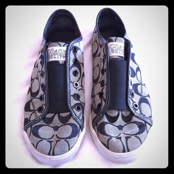 Authentic COACH black/white sneaker sz 9B