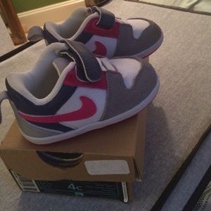 Baby Size 4c Girls Nike Sneakers *NEVER WORN*