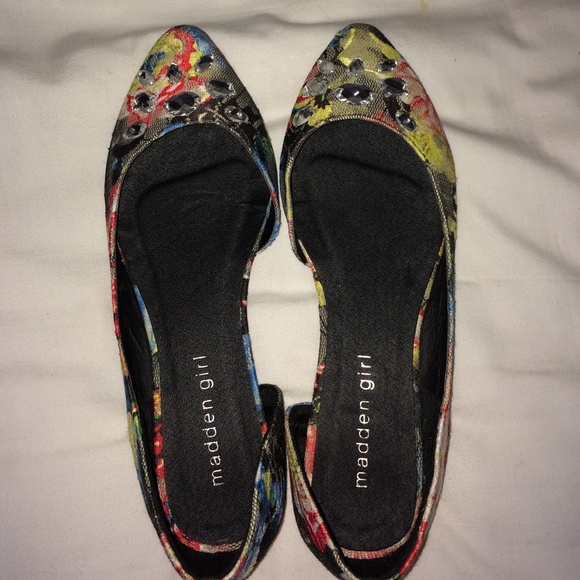 Lace embellished flats
