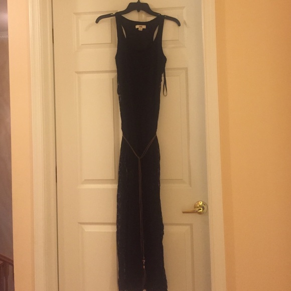 Long black lace bodycon dress