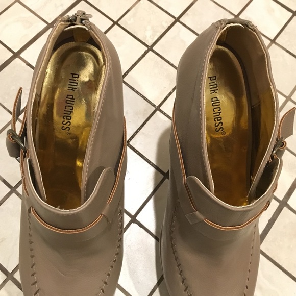 🔥1hr SALE🔥 NWOT Grey Booties - Picture 3 of 4