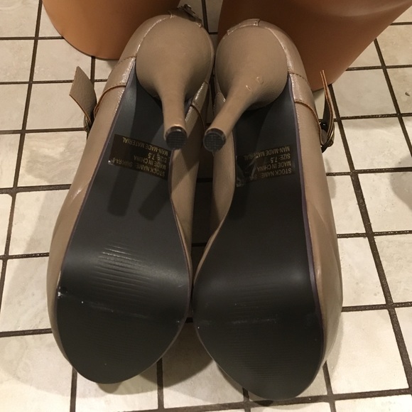 🔥1hr SALE🔥 NWOT Grey Booties - Picture 4 of 4