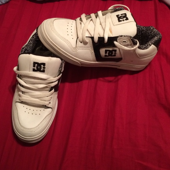undefeated dunk release date