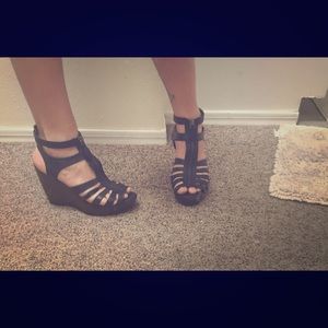 ❌SOLD ❌Vegan Black Wedges