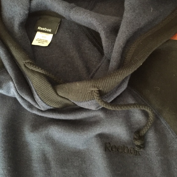 Women's Reebok sweatshirt - Picture 2 of 2