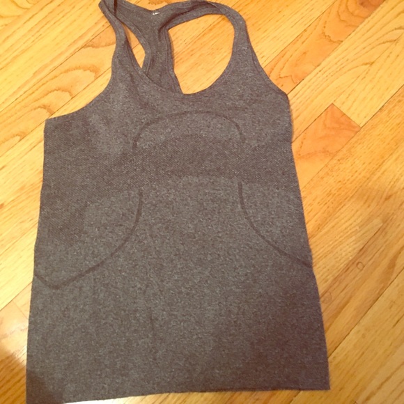 lululemon athletica Tops - Lululemon swifty tank - size 6