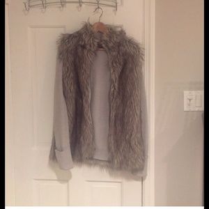 EXPRESS FAUX FUR VEST with Sleeves