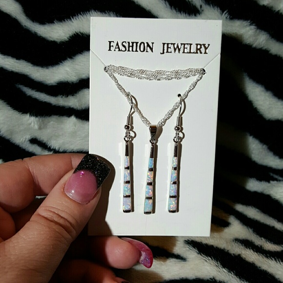 White Fire Opal Necklace and Earring Set - Picture 4 of 7