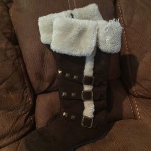 Little girl size 1 boots