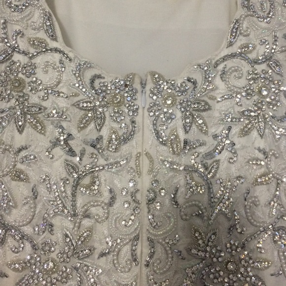 Bridal gown - Picture 2 of 8