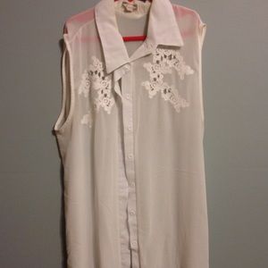 SIZE LARGE COLLARED TANK TOP