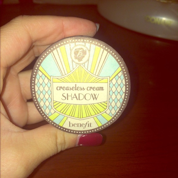 Benefit cream eyeshadow