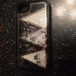 Black and white iPhone 4/4s case/shell cover.