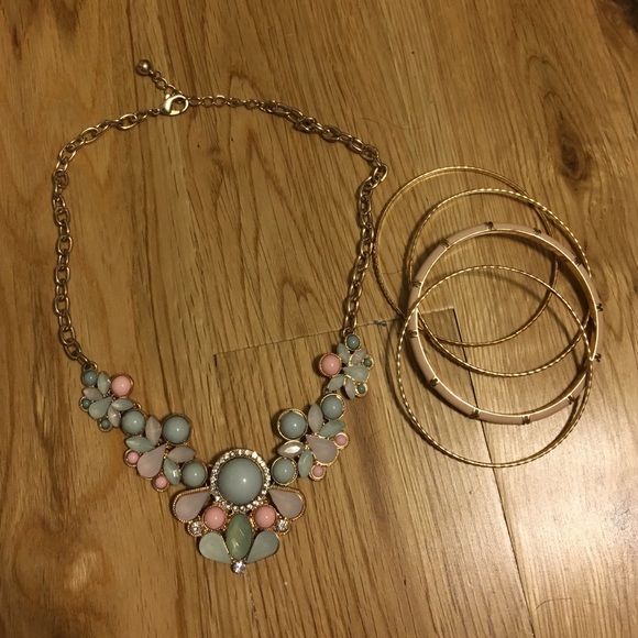 🚫sold🚫LC Necklace and bangles set - Picture 1 of 3